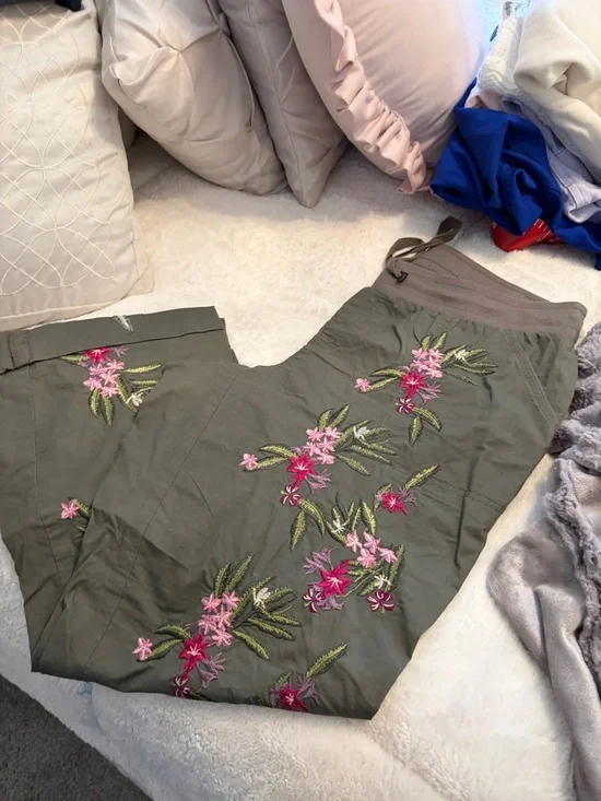 INC International Concepts Olive Green Capris with Pink Floral Embroidery - Picture 3 of 7